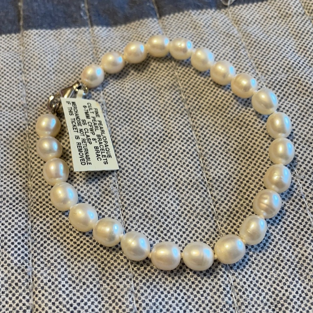 R.H. Macy and Co Pearl Bracelet
